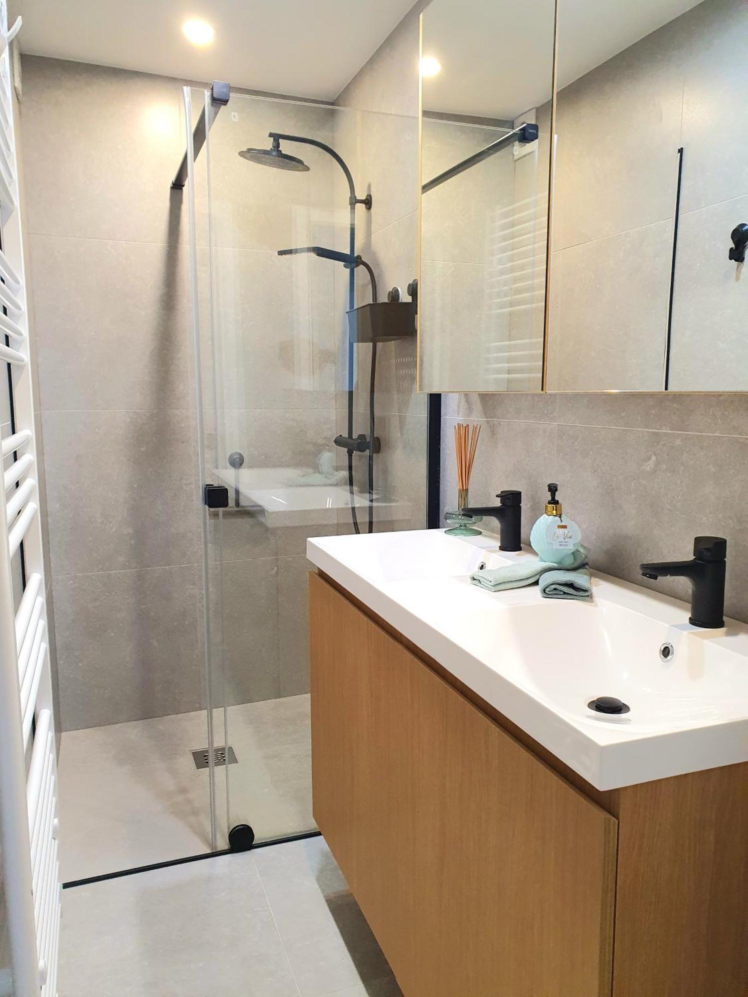 Skaai Five - Newly Renovated 2 Bedrooms Apartment Ostenda Esterno foto